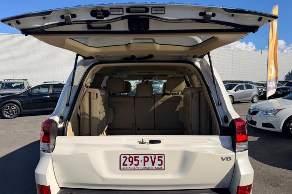 2016 Toyota LandCruiser VDJ200R VX SUV Image 13