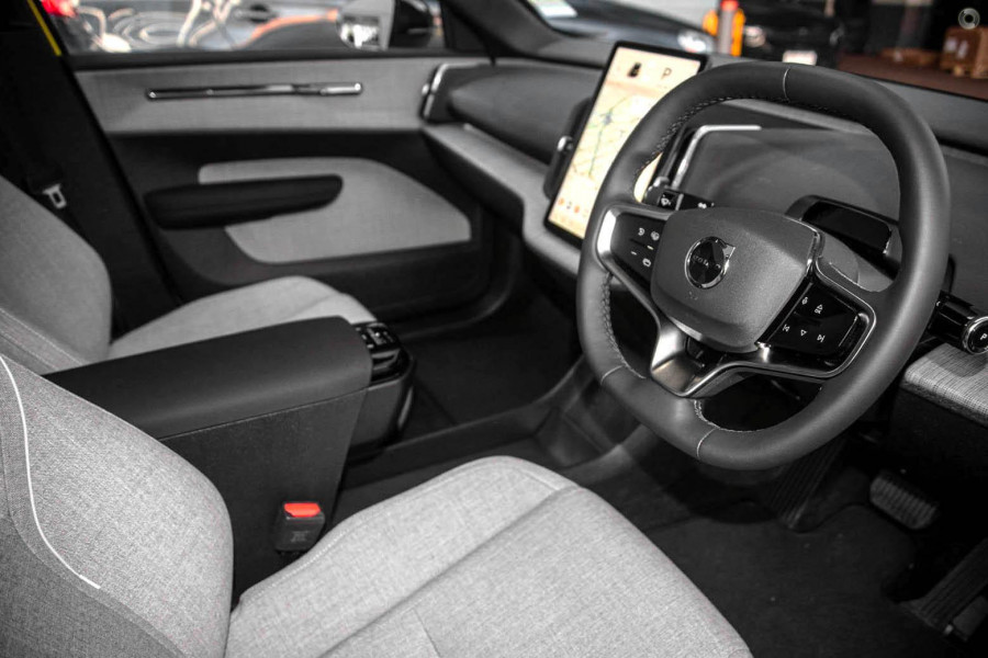 2025 Volvo EX30  Twin Motor Performance Ultra SUV Image 8