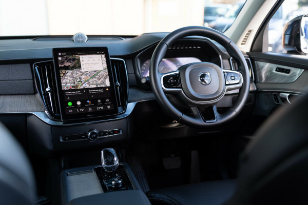 2025 MY26 Volvo XC90 L Series Ultra B5 Dark SUV Image 13