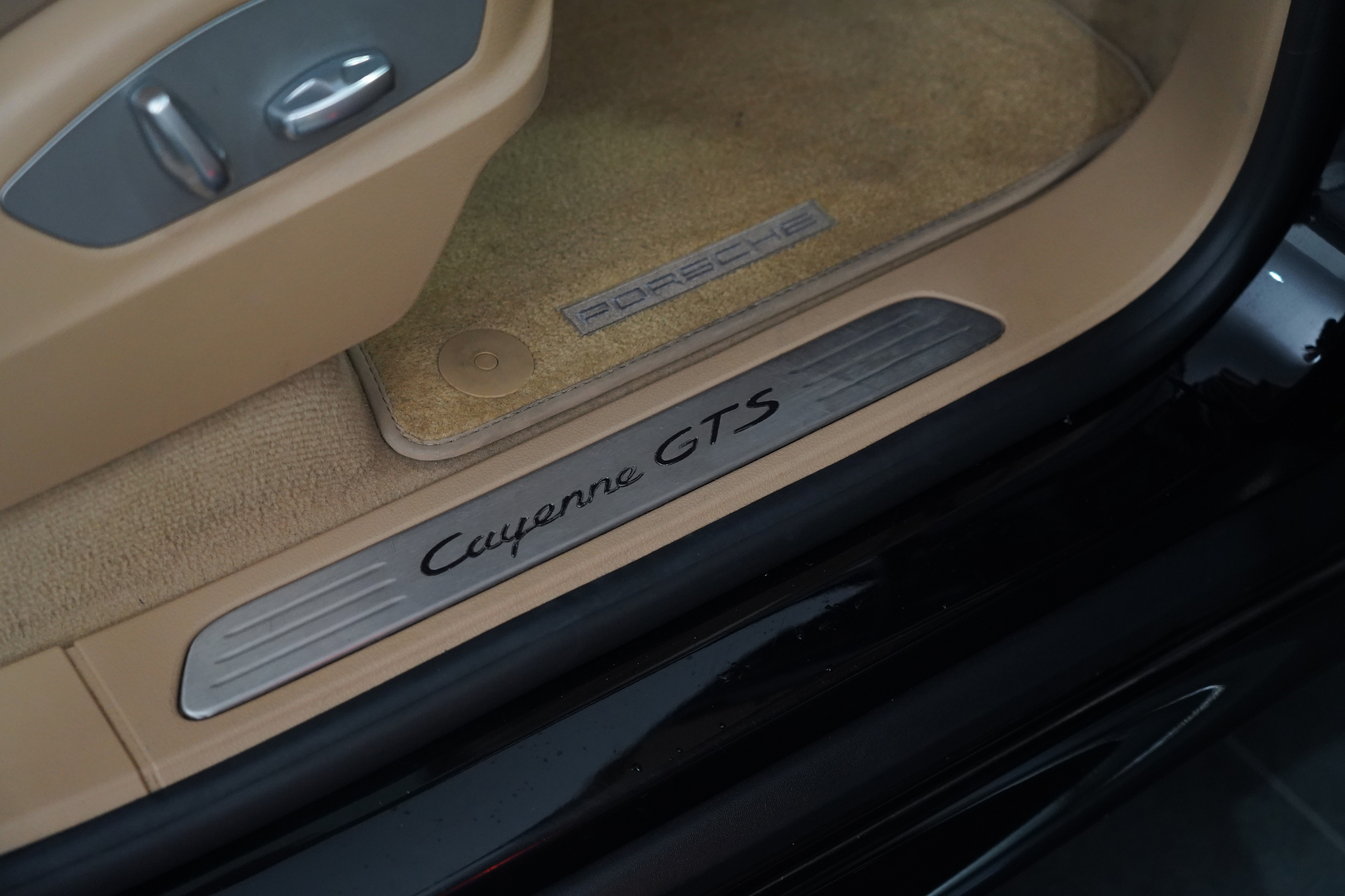 2015 Porsche Cayenne Gts SUV Image 22