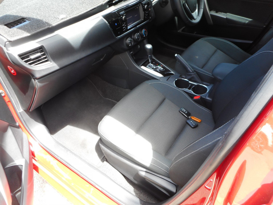 2014 Toyota Corolla ZRE172R SX Sedan Image 12