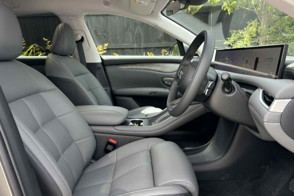 2026 MY25 MG IM6 S12L Premium SUV Image 8