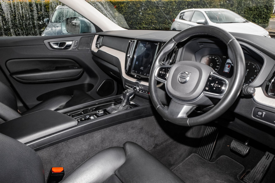 2020 Volvo XC60 UZ T5 SUV Image 7