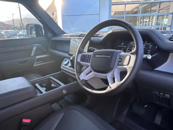 2024 Land Rover Defender L663 110 D300 X SUV image 8
