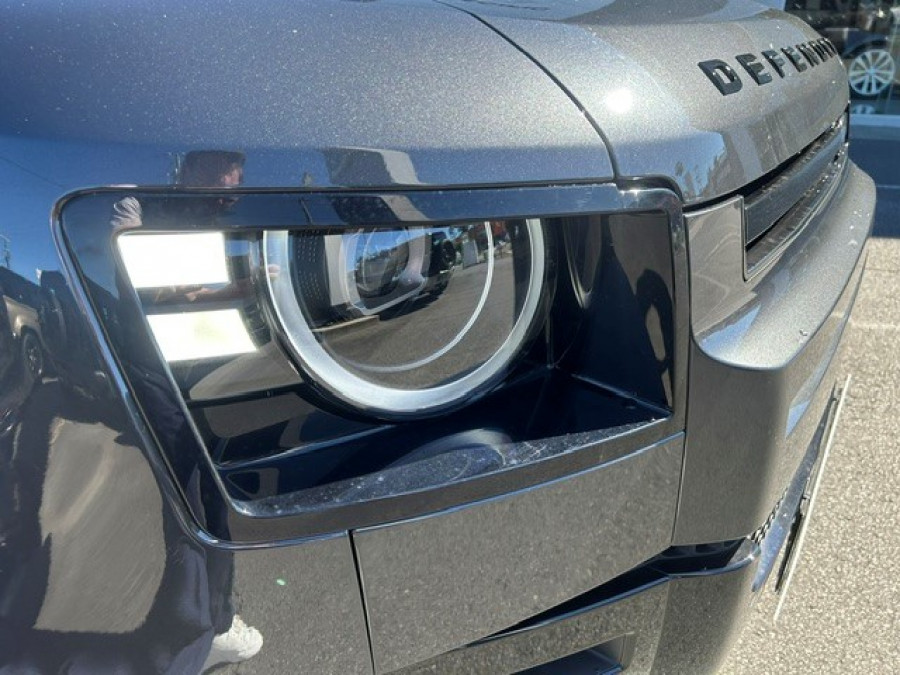 2025 MY26 Land Rover Defender L663 110 D350 X-Dynamic SE SUV Image 6