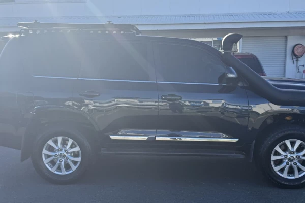 2019 Toyota LandCruiser VDJ200R Sahara SUV Image 10