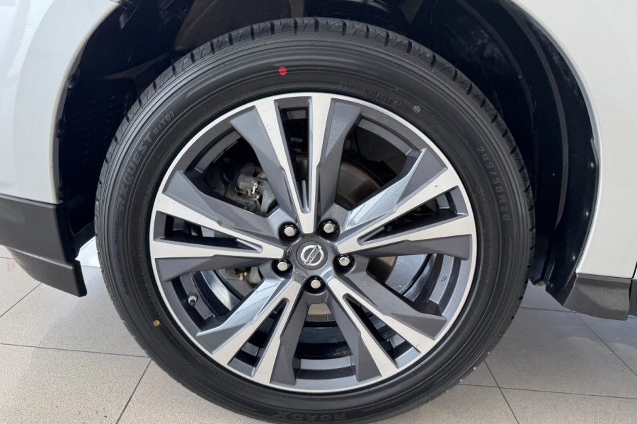 2017 Nissan Pathfinder R52 Ti SUV Image 15