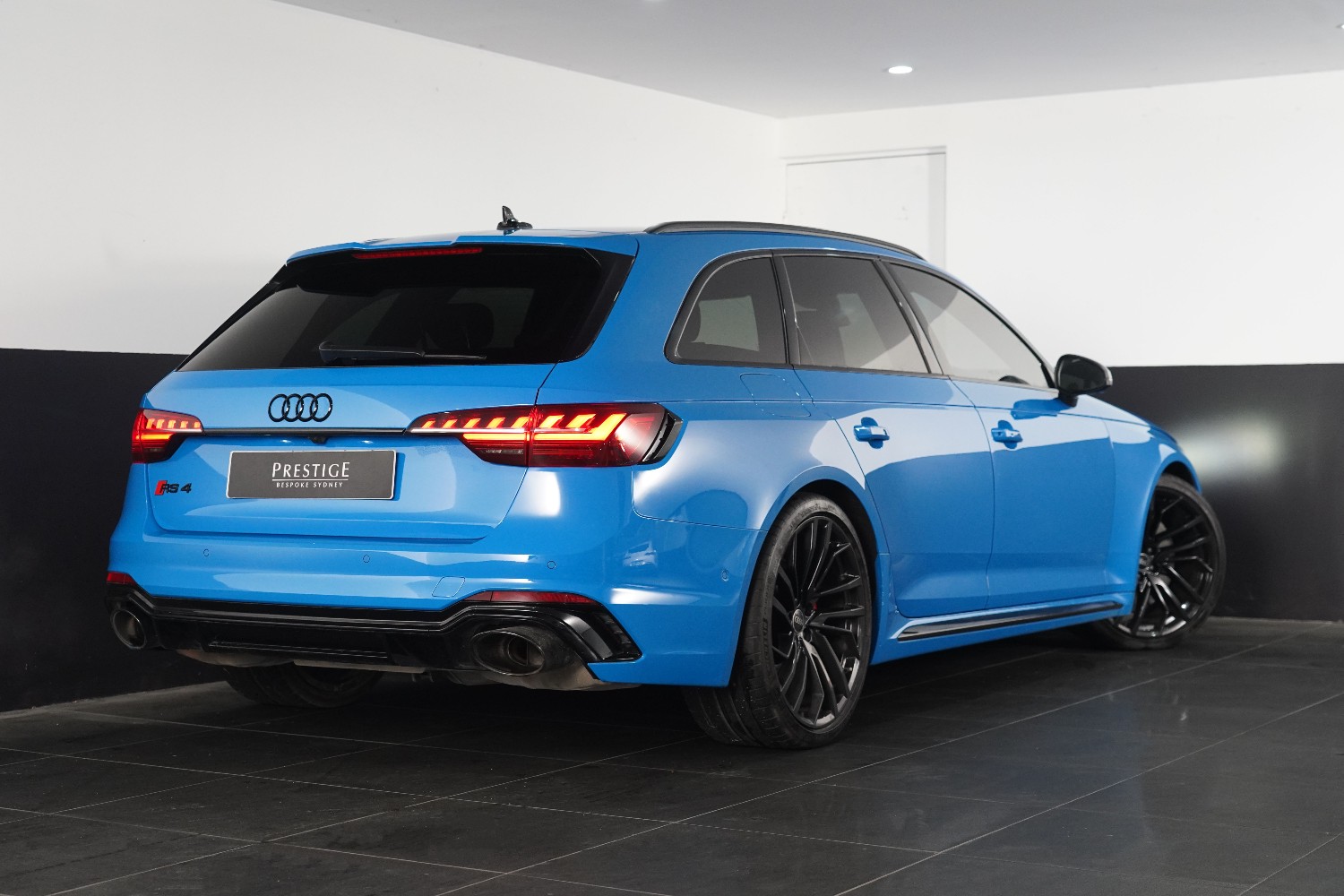 2021 Audi RS4  Quattro SUV Image 18