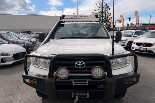 2009 Toyota LandCruiser VDJ200R GXL SUV Image 3
