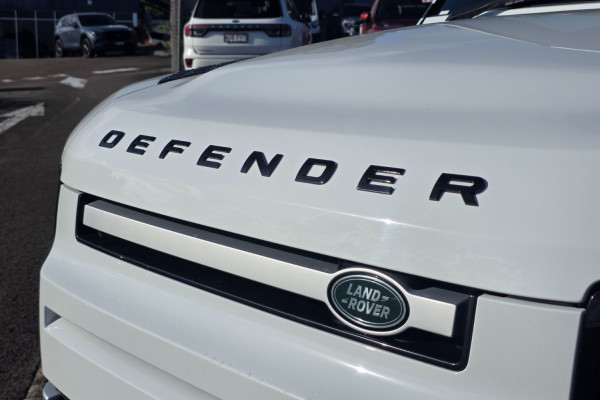 2020 MY21 Land Rover Defender L663 110 D300 SE SUV Image 16