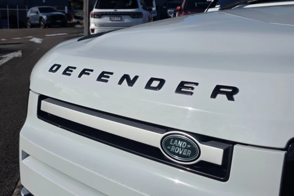 2020 MY21 Land Rover Defender L663 110 D300 SE SUV Image 16