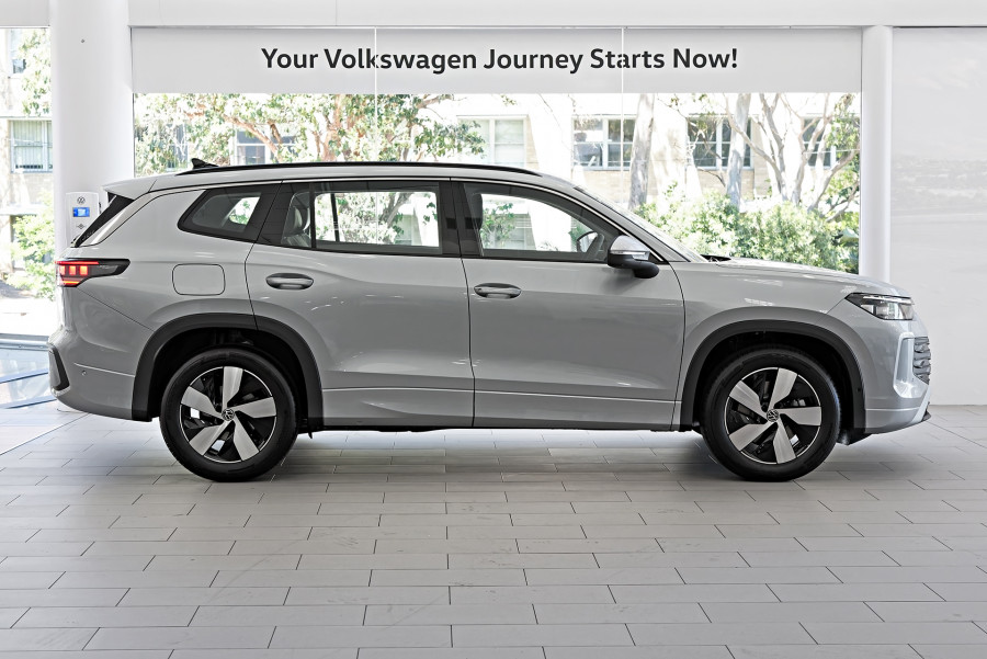 2025 Volkswagen Tayron R4 110TSI Life SUV Image 3