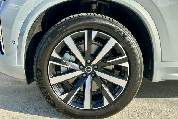 2025 Volvo XC90 L Series Ultra B5 Bright SUV Image 6