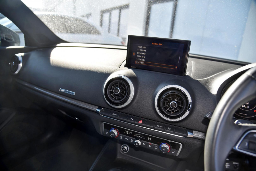 2018 Audi A3 8V  Convertible Image 14