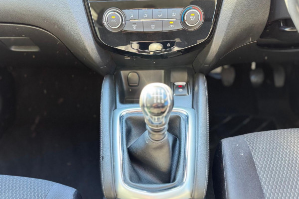 2016 Nissan QASHQAI J11 ST SUV Image 14