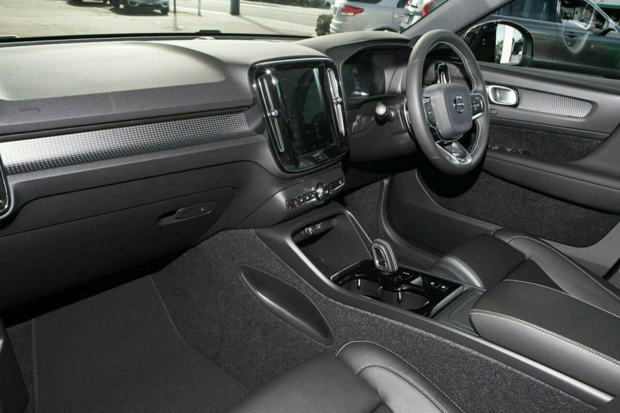 2019 Volvo XC40 T5 R-Design Suv Image 8