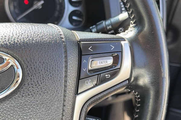 2019 Toyota LandCruiser VDJ200R VX SUV Image 13