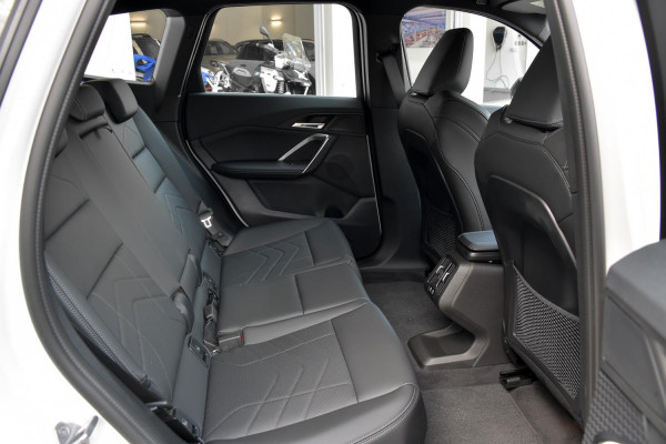 2025 BMW iX1 U11 eDrive20 xLine SUV image 5