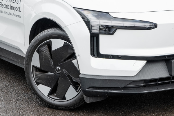 2026 MY25 Volvo EX30  Single Motor Extended Range Ultra SUV Image 6