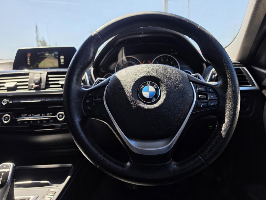 2016 BMW 3 Series F30 LCI 320i Sport Line Sedan Image 20