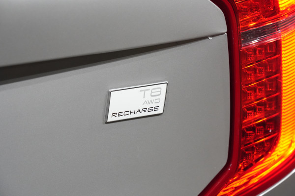 2021 Volvo XC90 L Series T8 Recharge SUV image 10