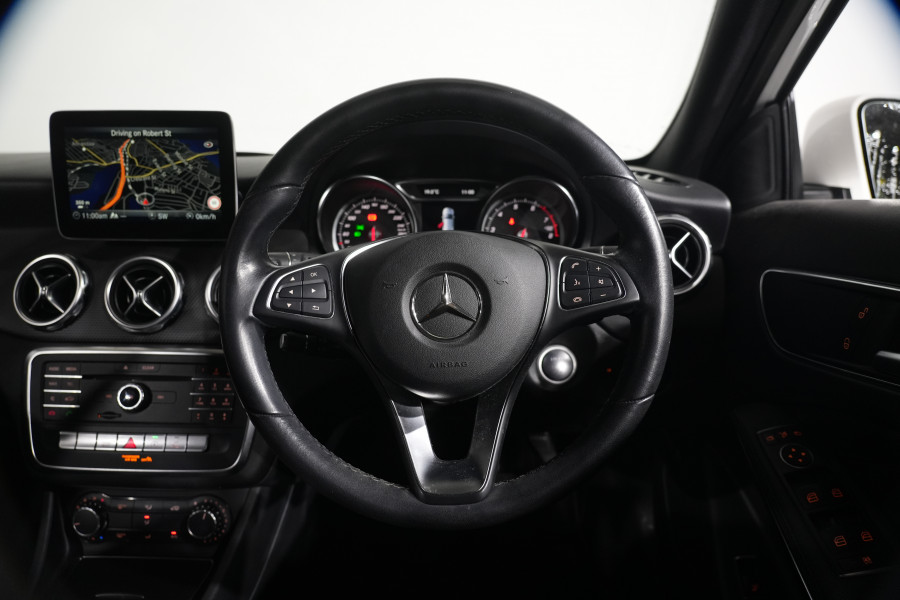 2019 Mercedes-Benz GLA-Class 180 SUV Image 14
