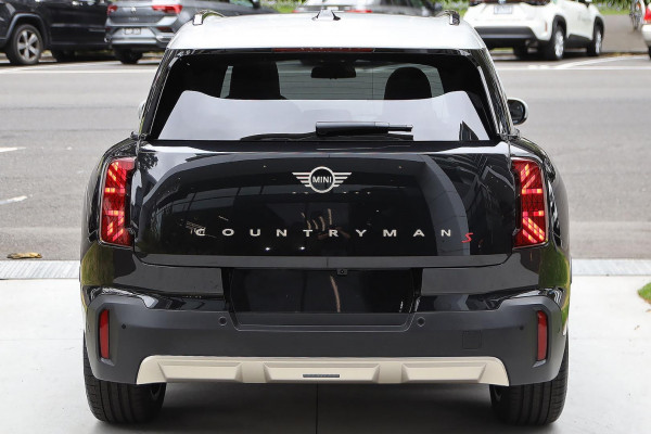 2025 MINI Countryman U25 S Favoured SUV image 3