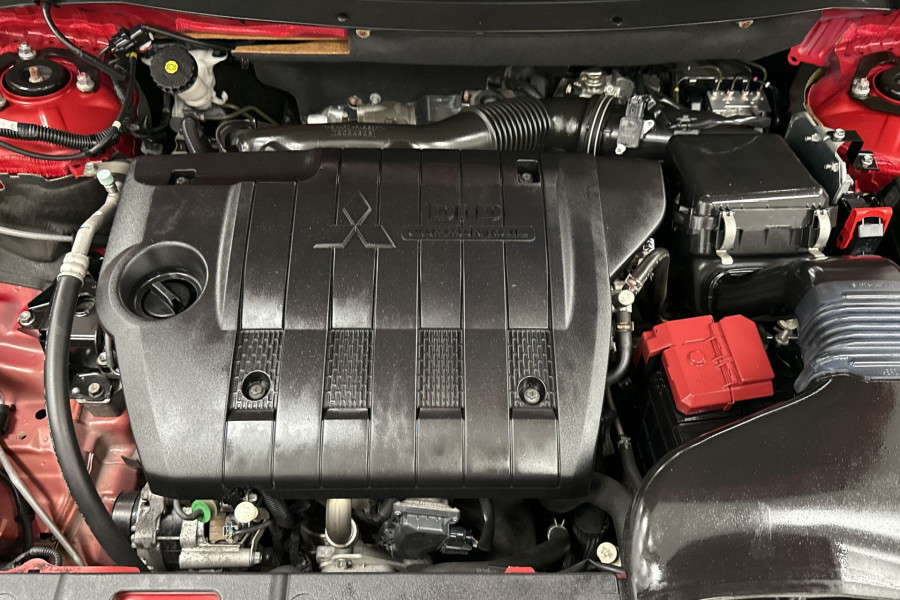 2020 Mitsubishi Outlander ZL LS SUV Image 10