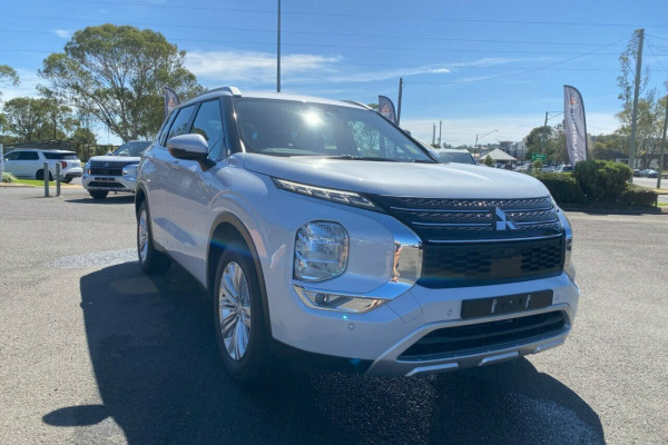 2024 Mitsubishi Outlander ZM LS SUV