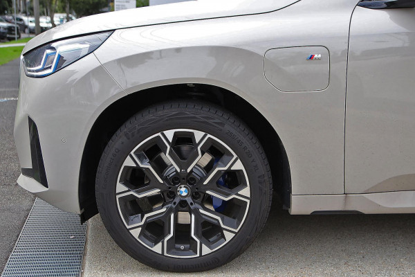 2025 BMW X3 G45 30e xDrive SUV image 5