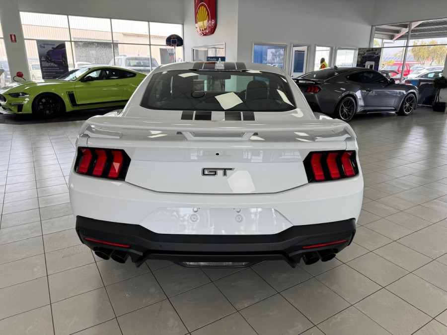 2025 Ford Mustang FO GT Hatch Image 8