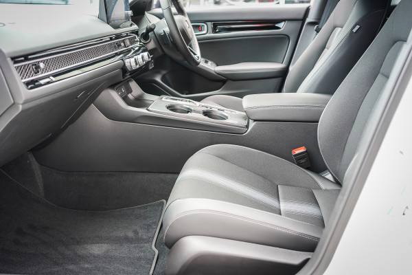2024 MY25 Honda Civic 11th Gen e:HEV LX Hatch Image 31