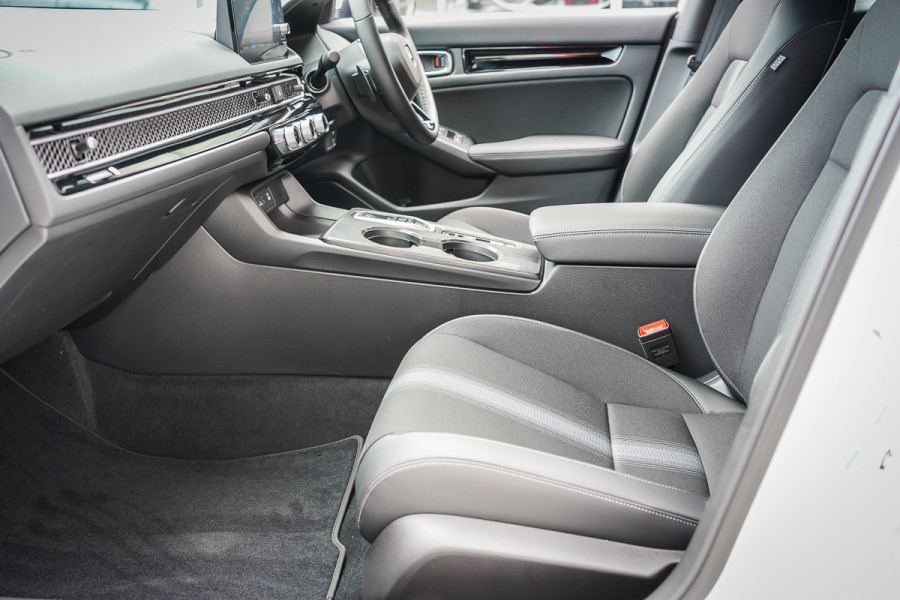 2024 MY25 Honda Civic 11th Gen e:HEV LX Hatch Image 31
