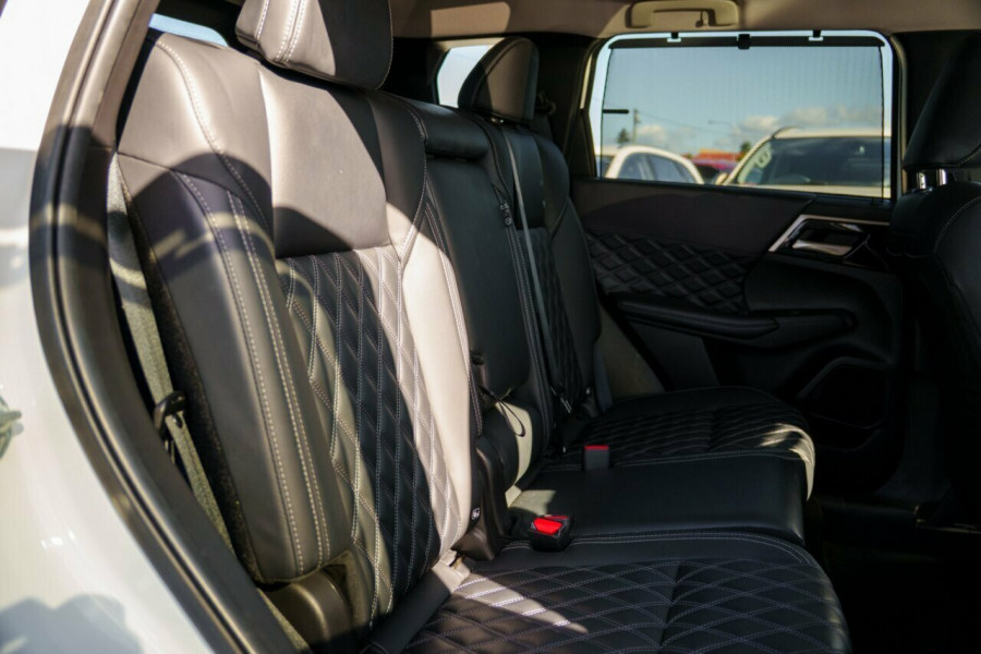 2023 MY24 Mitsubishi Outlander ZM Exceed SUV Image 10