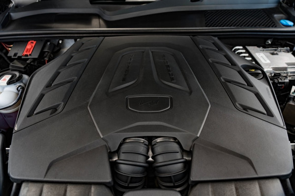2024 Porsche Cayenne GTS Coupe Image 14