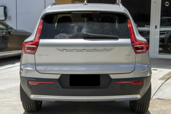 2025 Volvo XC40 XZ Plus B4 SUV Image 3