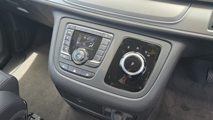 2026 MY25 LDV G10 SV7C + Van Image 16