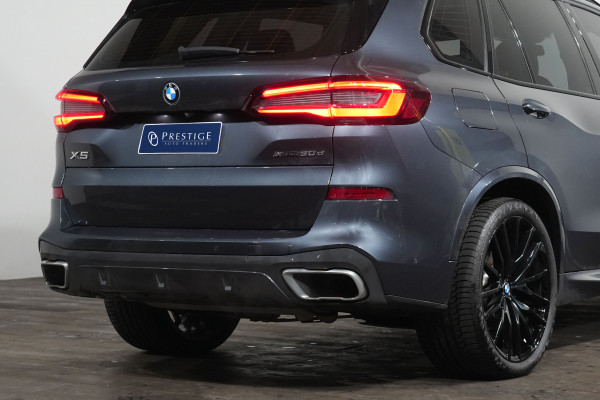2022 BMW X5 xDrive30d SUV image 8