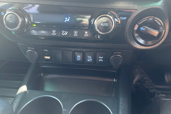 2019 Toyota HiLux  SR5 Dual Cab Ute Image 20