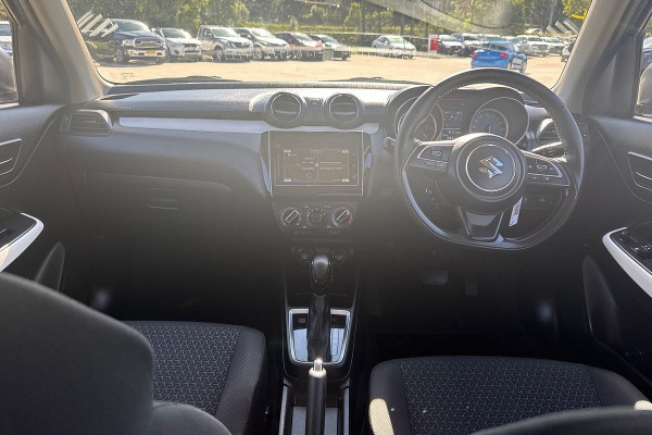 2023 Suzuki Swift AZ Series II GL Hatch Image 6