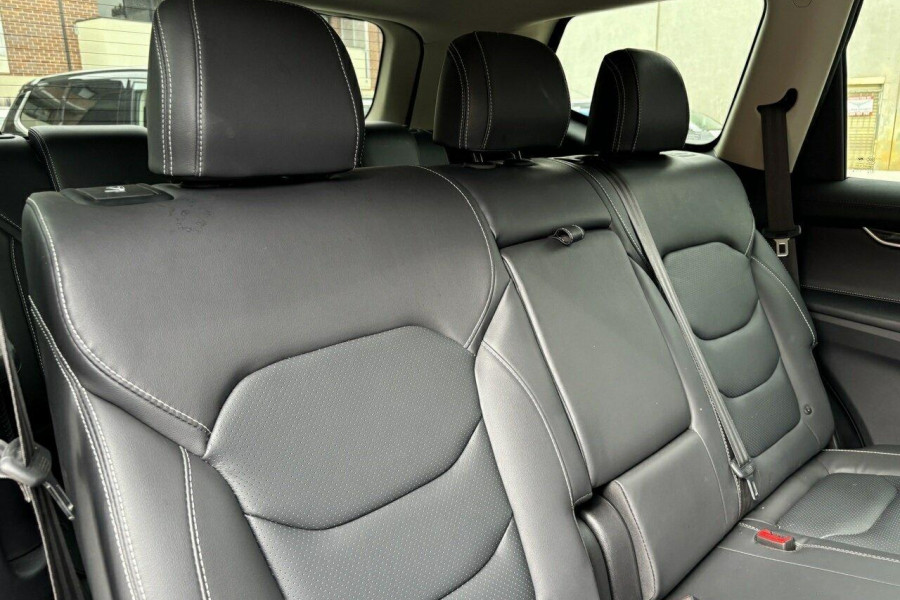 2022 LDV D90 SV9A Executive SUV Image 15