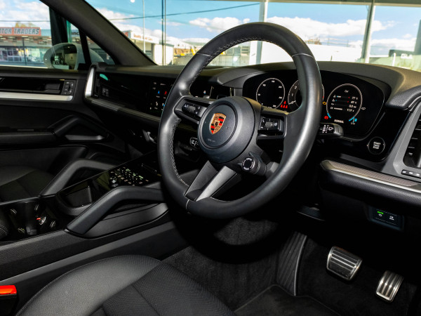 2023 MY24 Porsche Cayenne S SUV image 18