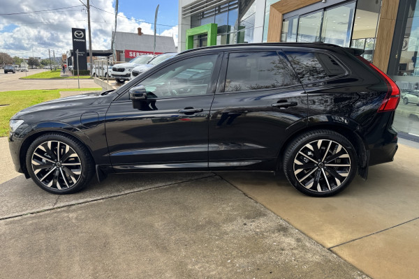 2026 Volvo XC60 UZ Ultra T8 Plug-in Hybrid Dark SUV Image 9