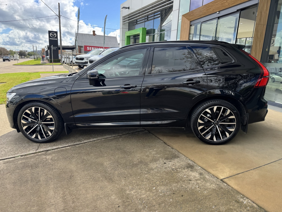 2026 Volvo XC60 UZ Ultra T8 Plug-in Hybrid Dark SUV Image 9