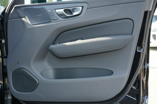 2026 Volvo XC60 UZ Ultra B5 Dark SUV Image 5