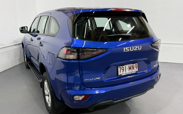 2023 Isuzu MU-X RJ LS-M SUV Image 5