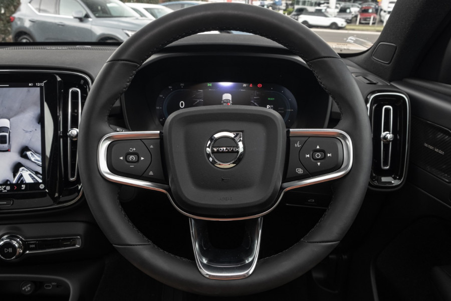 2025 Volvo EX40 No Series Black Edition SUV Image 10
