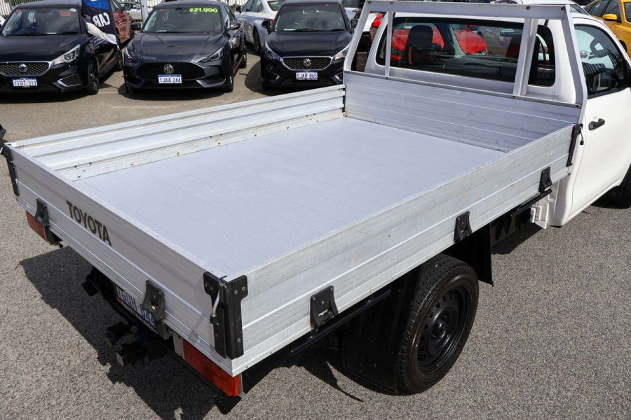2018 Toyota HiLux TGN WorkMate Single Cab Chassis Image 4
