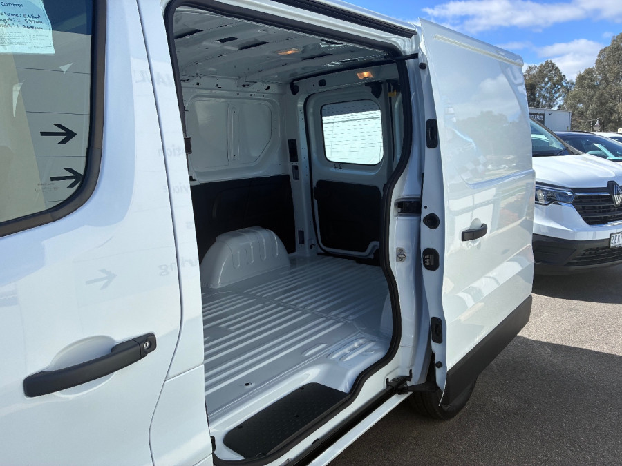 2026 Renault Trafic X82 Pro Van Image 10