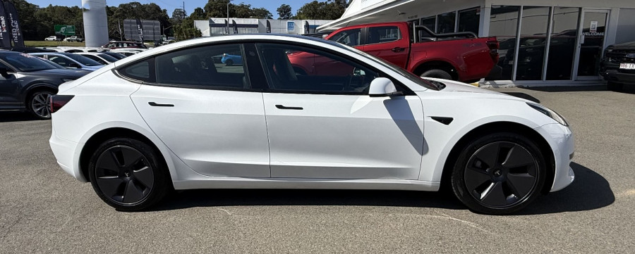 2022 Tesla Model 3  Rear-Wheel Drive Sedan Image 11